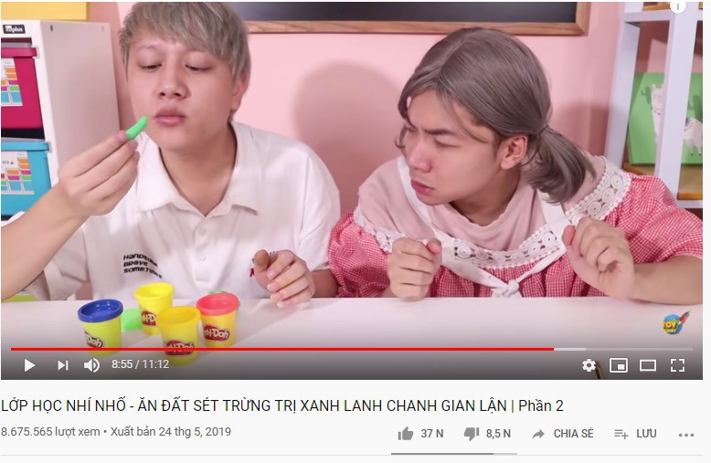 Lại phát hiện kênh Youtube cho trẻ có nội dung không lành mạnh: Lừa bạn uống nước rửa bát và ăn bọt biển-5