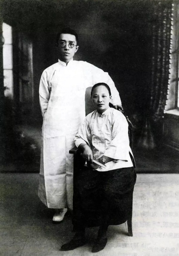 Thấp bé lại mù chữ nhưng cô vợ quê mùa vẫn khiến chồng Giáo sư kém tuổi phải vừa nể vừa sợ suốt đời vì bí quyết làm vợ có 1-0-2-2