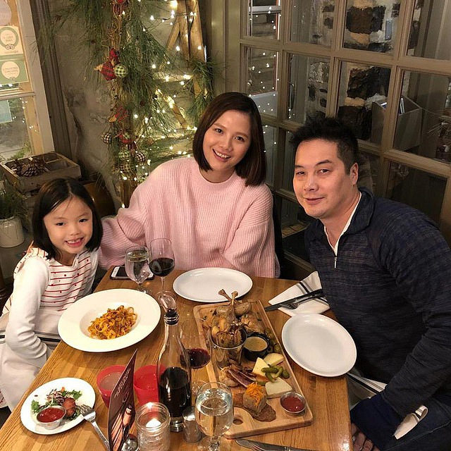 Sao ‘Bỗng dưng muốn khóc’ người viên mãn bên đại gia, người lẻ bóng-14