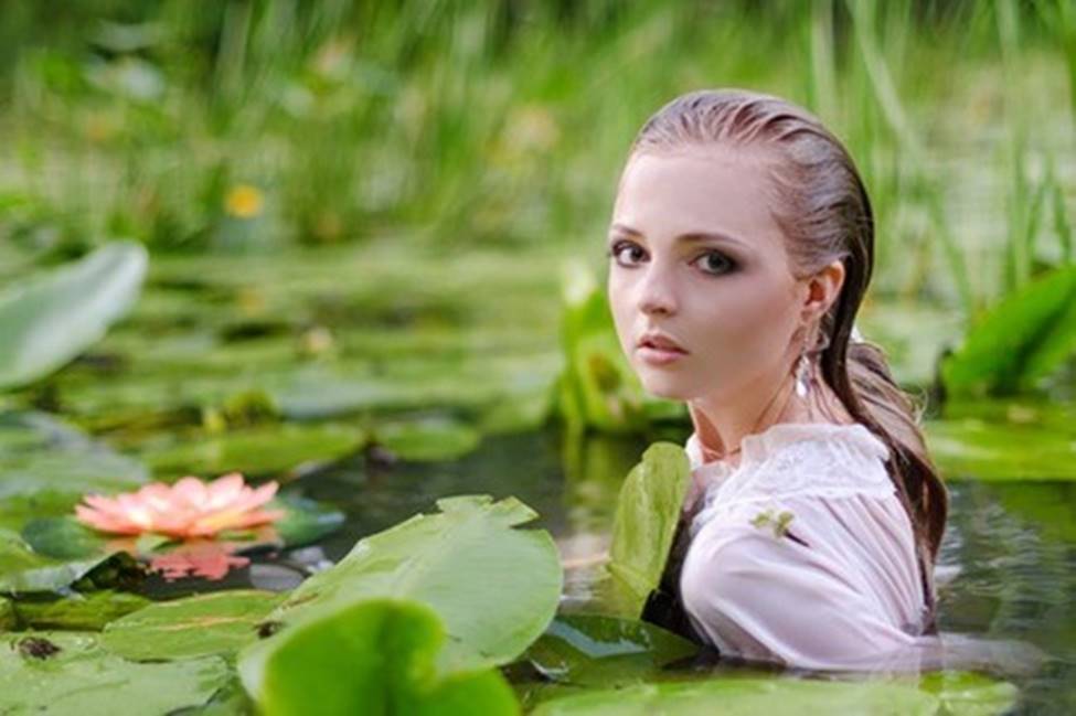 Các cô gái Tây mặc yếm gợi cảm tinh tế mê lòng người-11