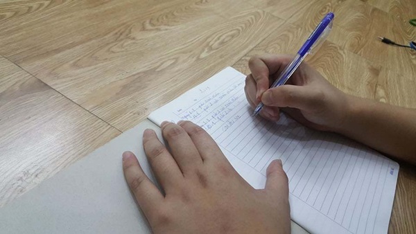 Chàng trai sống thực vật, bệnh viện trả về lo hậu sự bỗng tỉnh dậy sau 3 năm-4