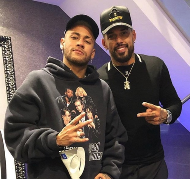 Choáng với cuộc sống sang chảnh, thác loạn của Neymar-3