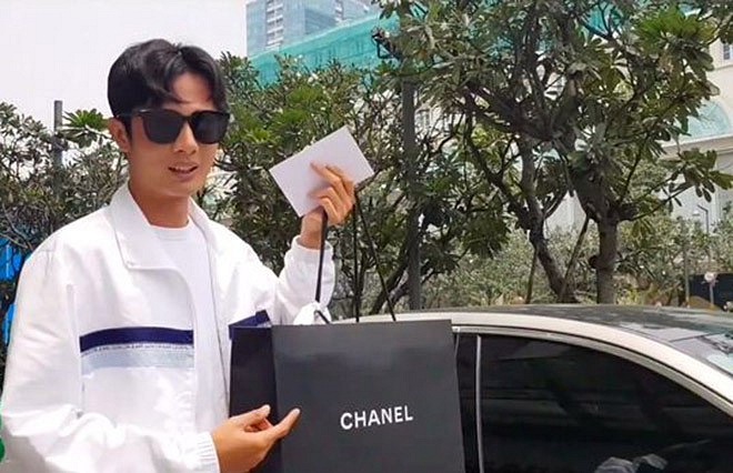 Người yêu mới kém 6 tuổi, sống xuề xòa của Sĩ Thanh giàu cỡ nào?-10