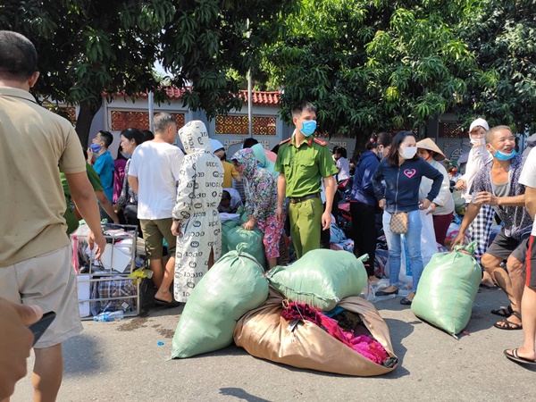 Hà Nội: Cháy chợ Tó ở Đông Anh, hàng trăm tiểu thương hoảng loạn sơ tán của cải-10