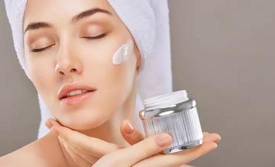 Tháng 9 này các cô gái nên chọn kem dưỡng ẩm thế nào?-2