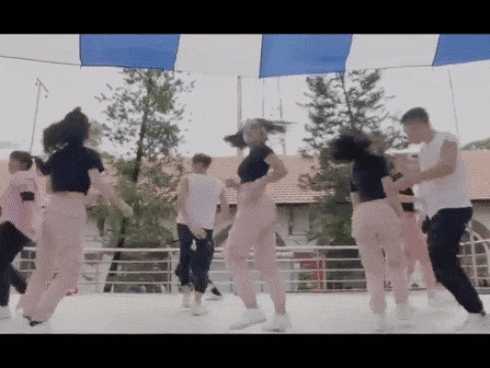 Học sinh THPT Việt Đức được khen chất lừ trong bài nhảy hiện đại-1