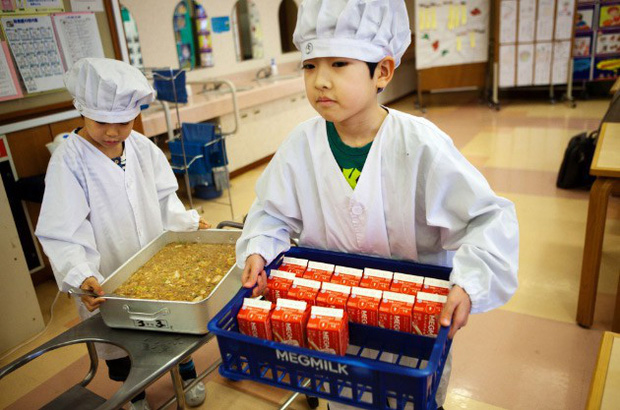 Tận mắt chứng kiến bữa trưa của học sinh Nhật Bản, càng thêm ngưỡng mộ đất nước này đối với thế hệ tương lai-1