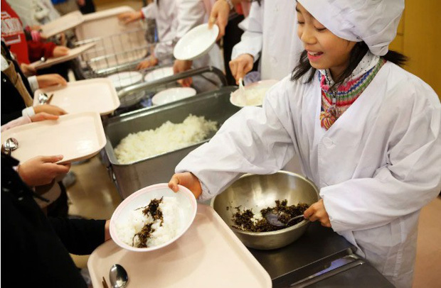 Tận mắt chứng kiến bữa trưa của học sinh Nhật Bản, càng thêm ngưỡng mộ đất nước này đối với thế hệ tương lai-5