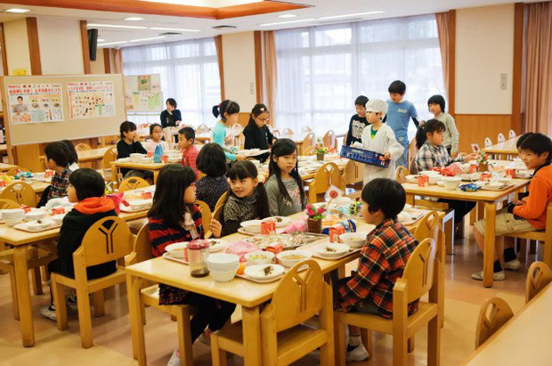 Tận mắt chứng kiến bữa trưa của học sinh Nhật Bản, càng thêm ngưỡng mộ đất nước này đối với thế hệ tương lai-9