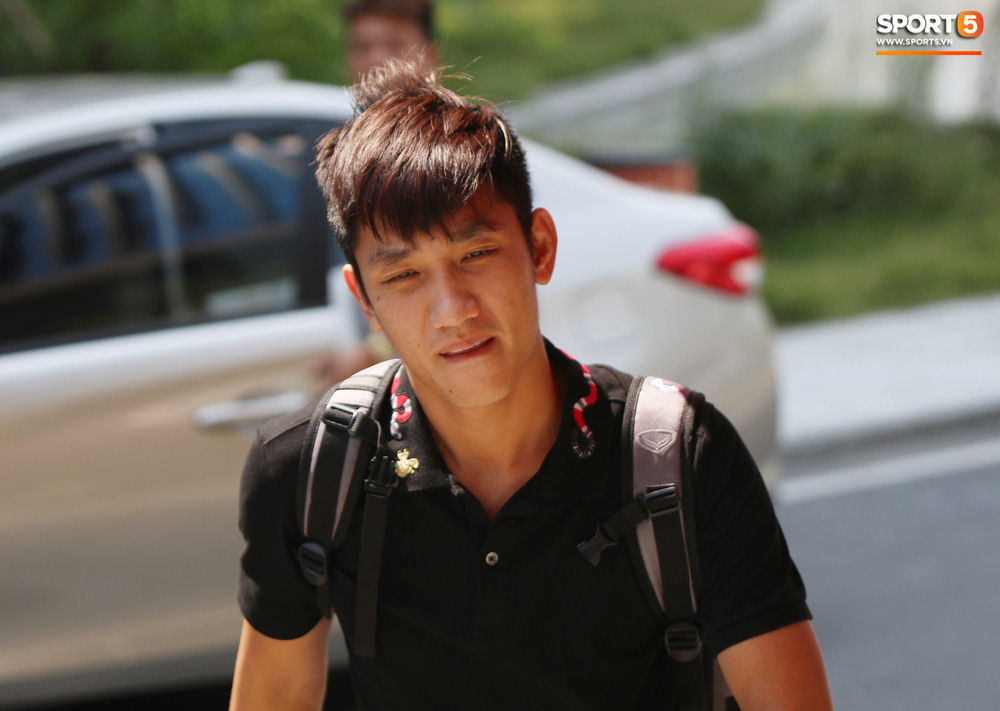 Cầu thủ U22 Việt Nam đứng hình trong ngày hội quân vì sự cố mất điện thang máy-3