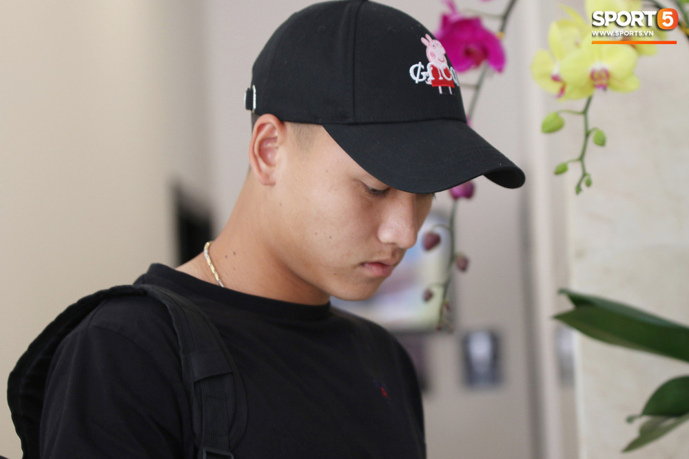 Cầu thủ U22 Việt Nam đứng hình trong ngày hội quân vì sự cố mất điện thang máy-9