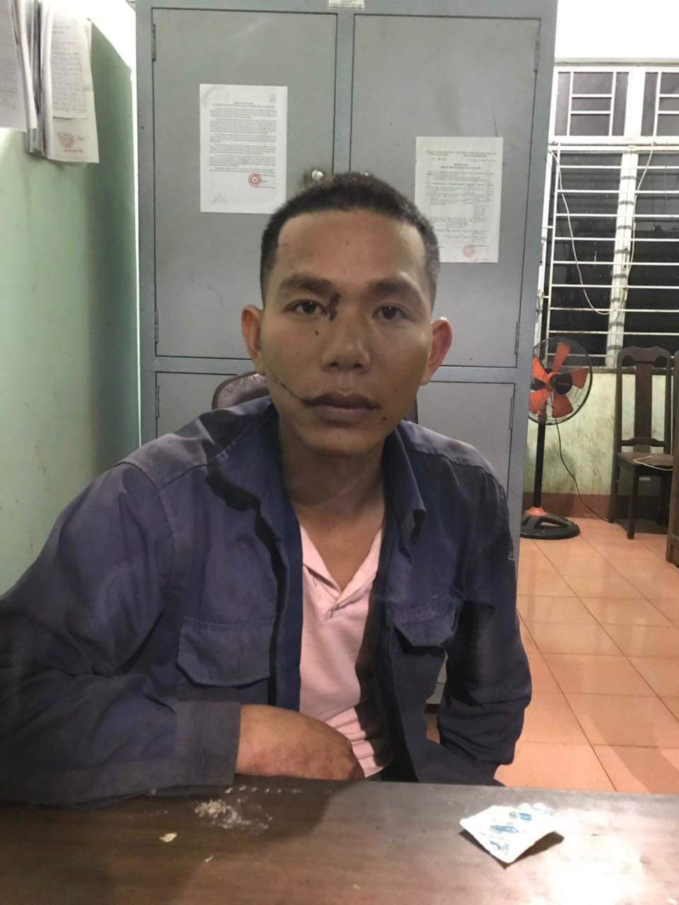 Bắt quả tang vợ ngoại tình, chồng vác dao chém chết tình địch-1