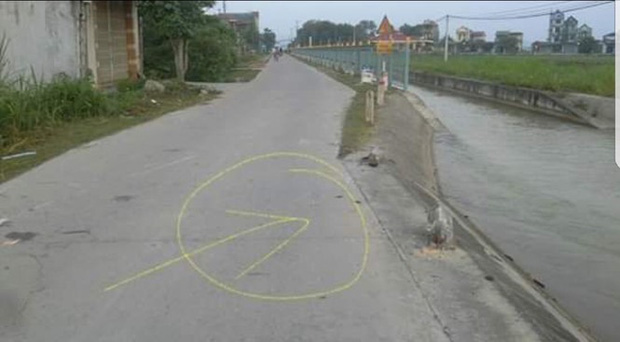 Tai nạn trong đêm: Bố chết, mẹ văng xuống sông, bé 4 tuổi gào khóc nhờ tìm mẹ-2