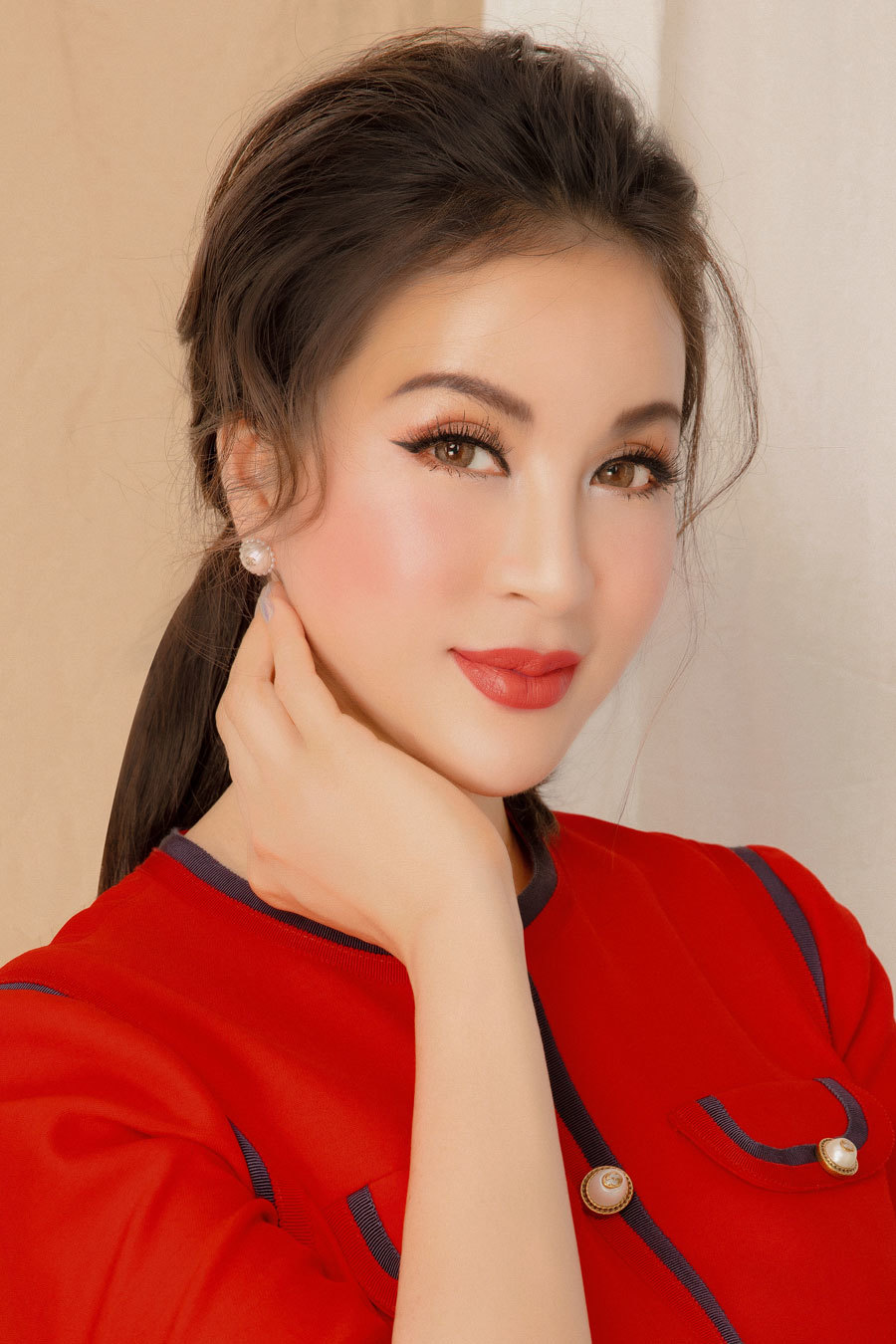 MC Thanh Mai khoe bộ ảnh mới diện toàn đồ hiệu-4