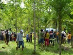 Nóng: Phát hiện thi thể nam sinh năm nhất chạy xe ôm công nghệ nghi bị sát hại tại bãi đất hoang ở Hà Nội-4