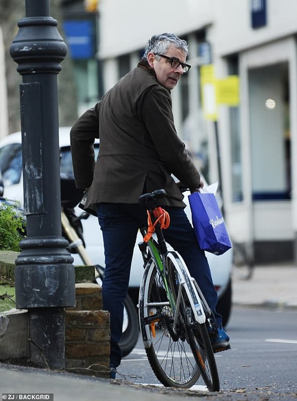 Nhìn những hình ảnh này khó lòng mà nhận được ra đây là biểu tượng văn hóa nước Anh Mr. Bean hài hước ngày nào-2
