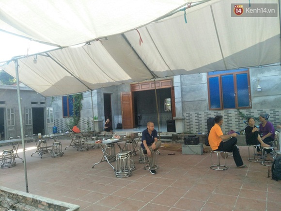 Lặng người trước hình ảnh chiếc bánh ngọt nằm trên linh cữu bé trai tử vong cùng mẹ và em gái: Thằng bé ra đi đúng vào ngày sinh nhật-7