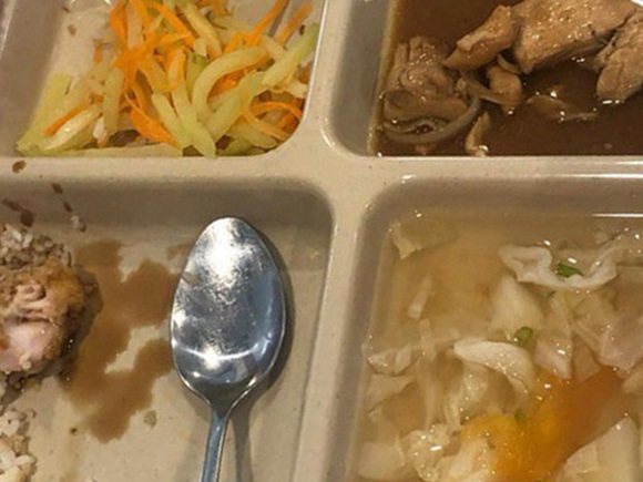 Chưa hết vụ suất ăn bị cắt xén, hàng loạt học sinh trường tiểu học Việt Úc lại bị nôn ói, đau bụng sau khi dùng bữa trưa-2