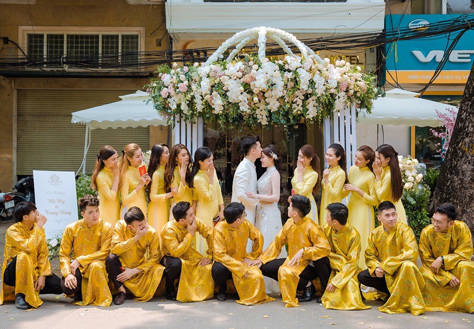 Lỡ duyên với chàng cơ phó Hà Duy đình đám, Âu Hà My lộng lẫy trong lễ ăn hỏi dát vàng từ đường vào nhà-14