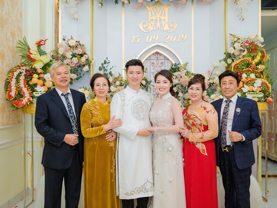 Lỡ duyên với chàng cơ phó Hà Duy đình đám, Âu Hà My lộng lẫy trong lễ ăn hỏi dát vàng từ đường vào nhà-19