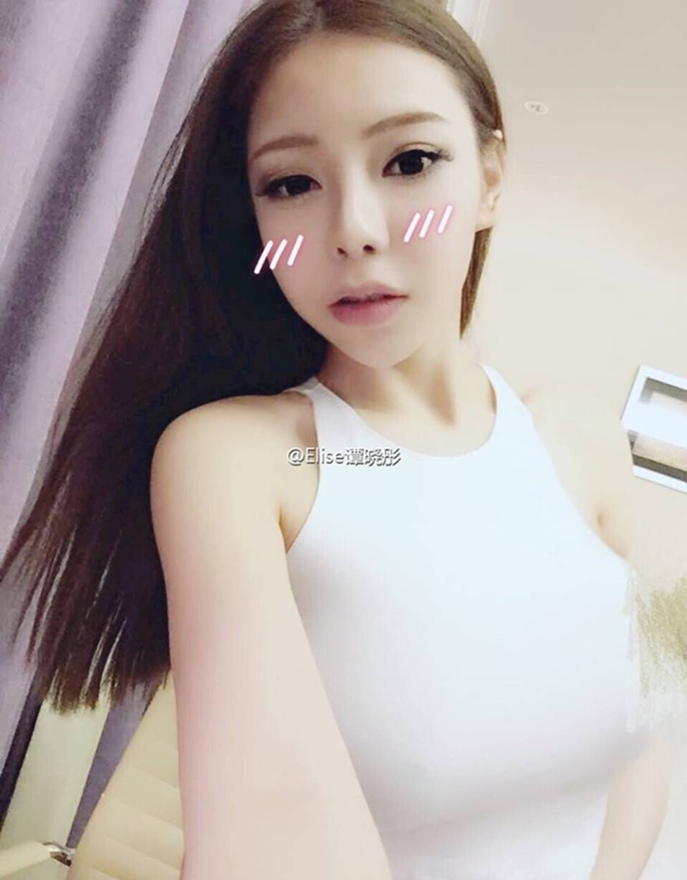4 nữ streamer bị cấm sóng vì quá sexy, hớ hênh khi phát trực tiếp-11