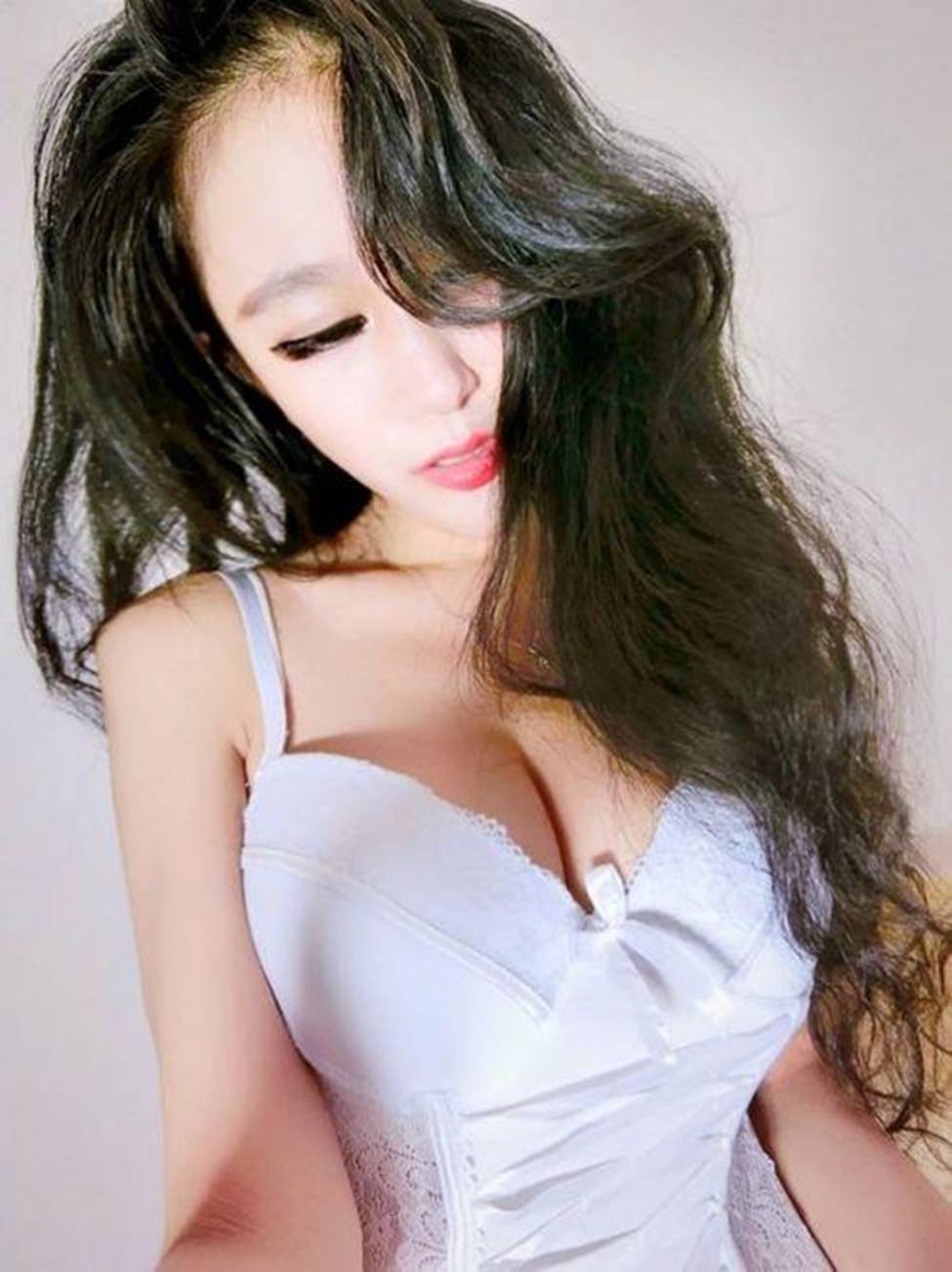 4 nữ streamer bị cấm sóng vì quá sexy, hớ hênh khi phát trực tiếp-13