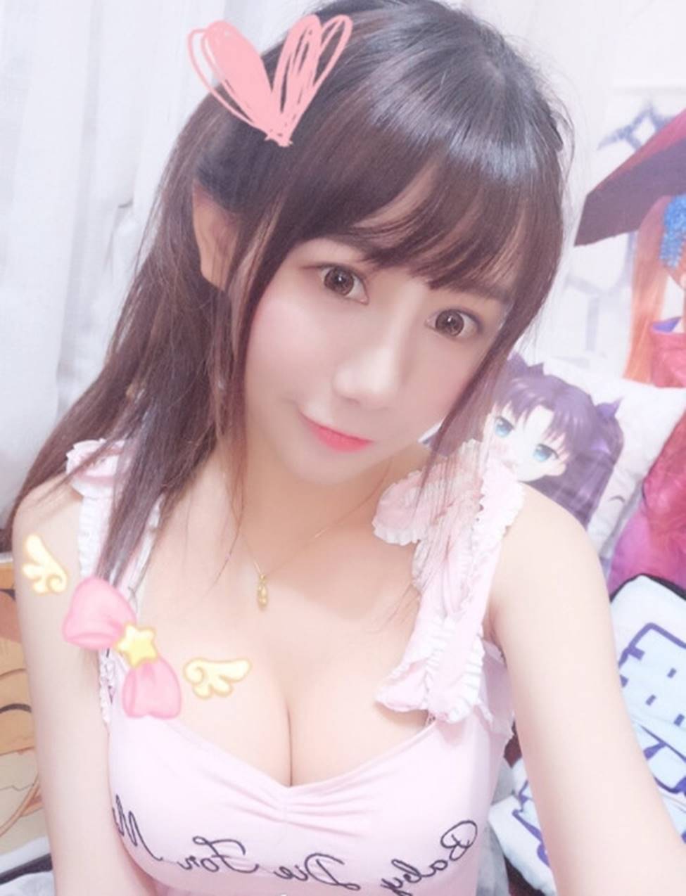 4 nữ streamer bị cấm sóng vì quá sexy, hớ hênh khi phát trực tiếp-19