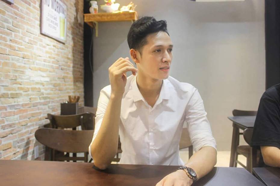 Soái ca bảo vệ trường người ta: Đã đẹp trai còn cao mét tám, động lực đi học đây rồi-4