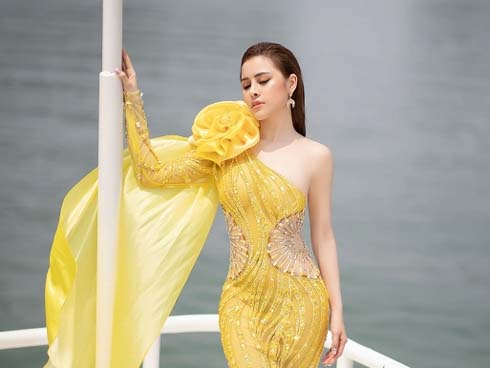 Chiếc váy xuyên thấu nhìn thấy đồ lót đang cháy hàng trên thế giới-4