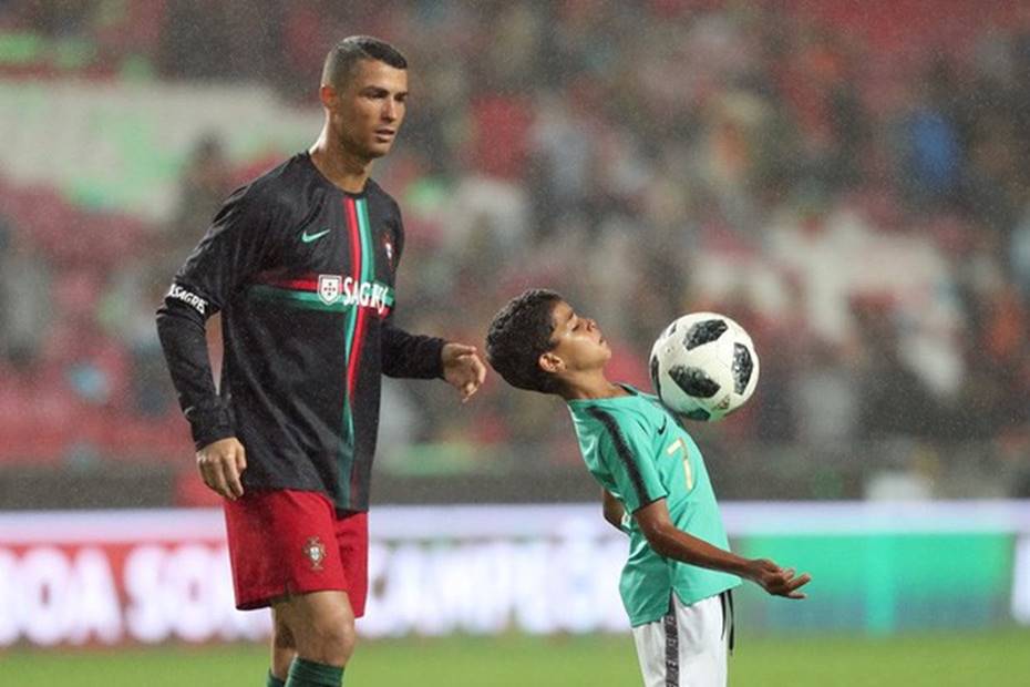 Ông bố Ronaldo nổi tiếng đào hoa, sát gái nhưng dạy con lại vô cùng chỉn chu và đáng ngưỡng mộ-5