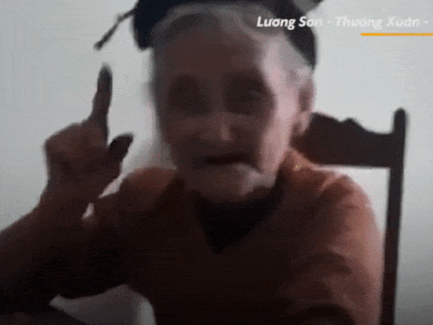 Xúc động việc cụ bà 83 tuổi lên xã xin ra khỏi diện hộ nghèo-3