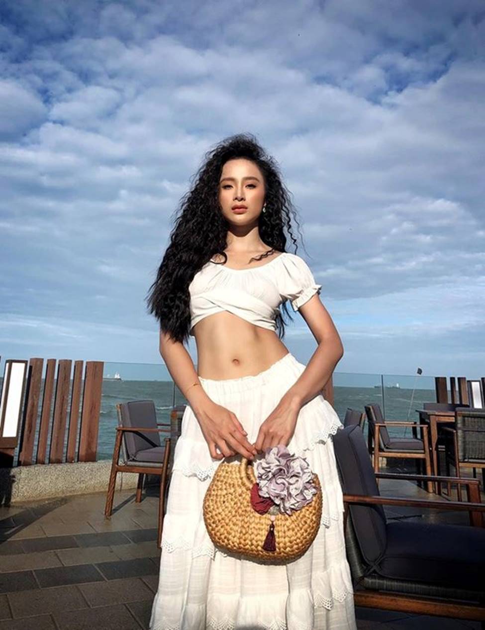 Chuẩn bụng múi sầu riêng đang hot: Angela Phương Trinh xếp đầu bảng-4