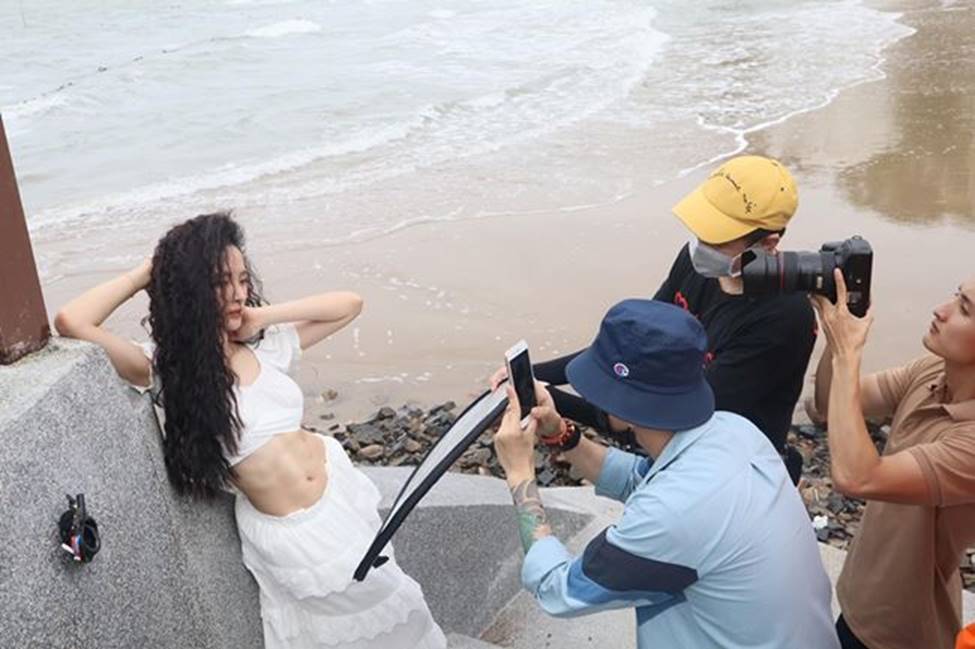 Chuẩn bụng múi sầu riêng đang hot: Angela Phương Trinh xếp đầu bảng-5