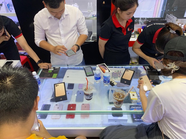 Hết thời hét giá, iPhone 11 Pro Max đang giảm giá mạnh tại Việt Nam-1