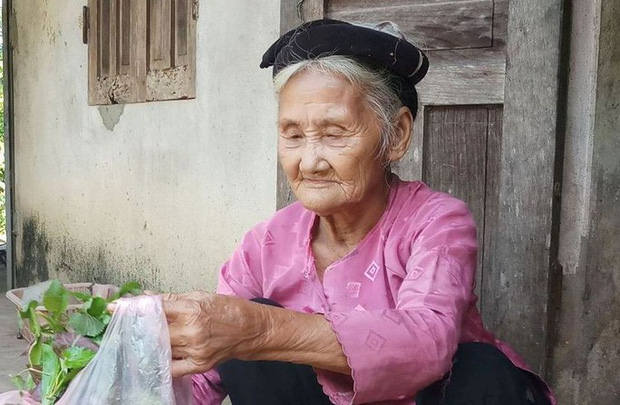 Xúc động việc cụ bà 83 tuổi lên xã xin ra khỏi diện hộ nghèo-1