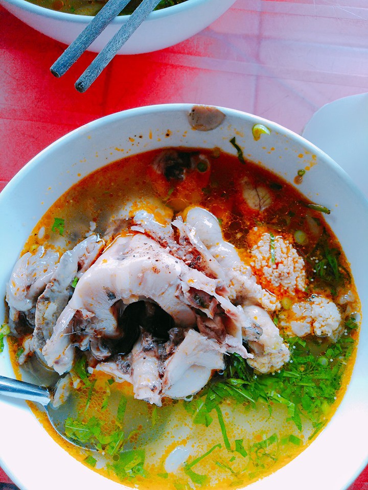 Khoe món ăn lạ lùng rồi khen ngon, cô gái trẻ khiến team nội trợ cãi nhau chí chóe vì người tò mò thấy ghê, kẻ lại mê-5