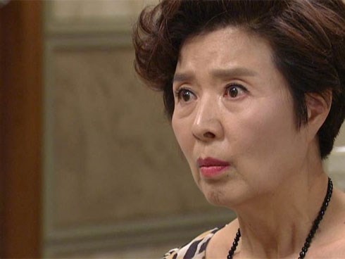 Mẹ chồng sang tận nhà thông gia 