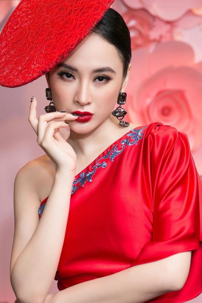 Quá tay son phấn, Angela Phương Trinh gây hoảng vì gương mặt vừa già vừa đơ”-5