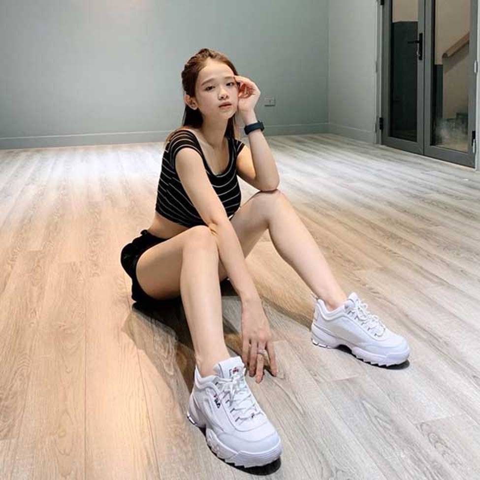 3 hot girl cuối 9X, đầu 10X có thân hình đầy đặn tương phản với mặt ngây thơ-7