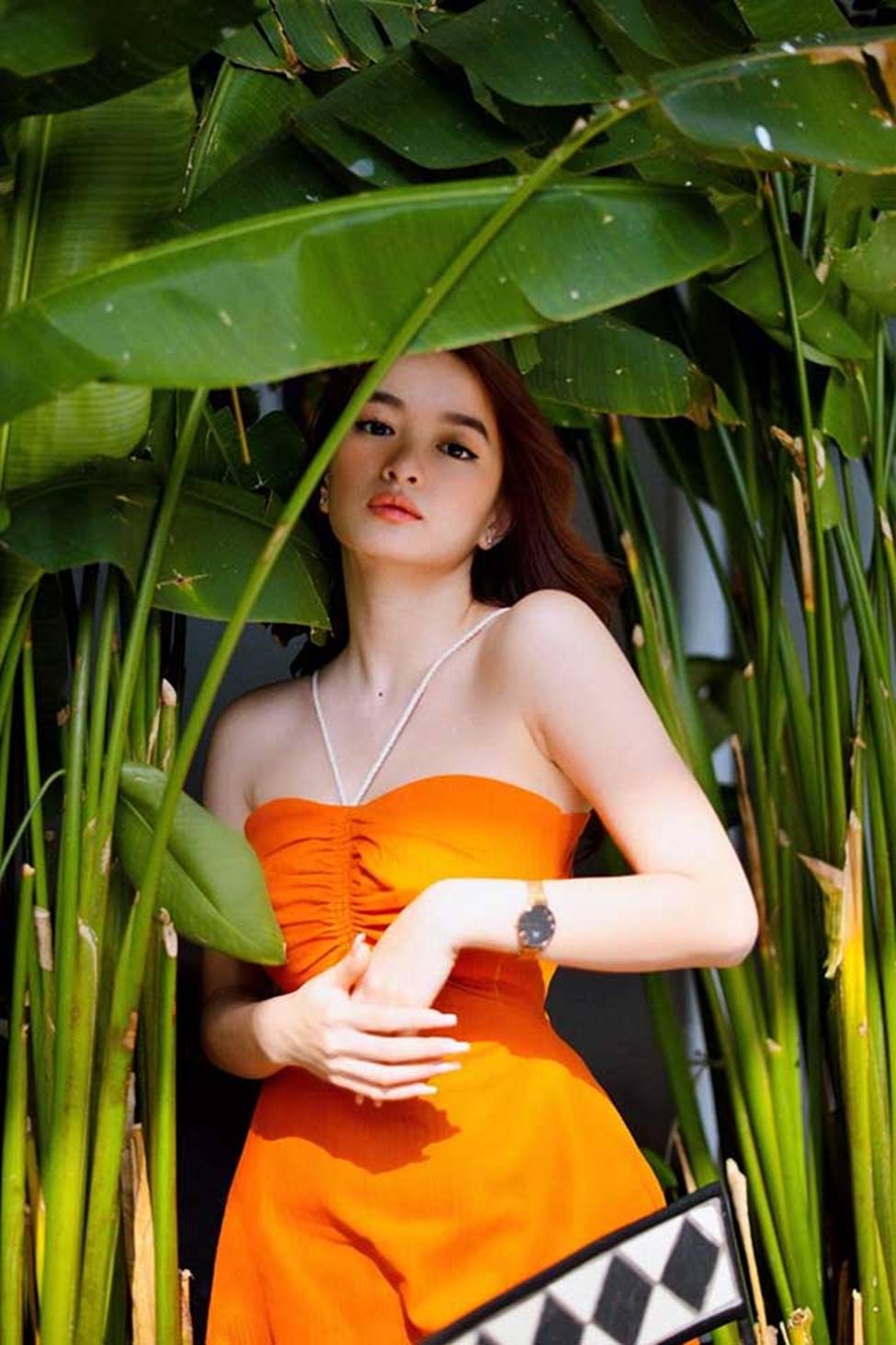 3 hot girl cuối 9X, đầu 10X có thân hình đầy đặn tương phản với mặt ngây thơ-11