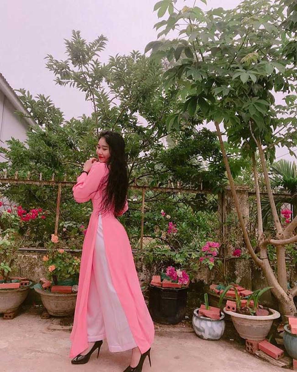 3 hot girl cuối 9X, đầu 10X có thân hình đầy đặn tương phản với mặt ngây thơ-13