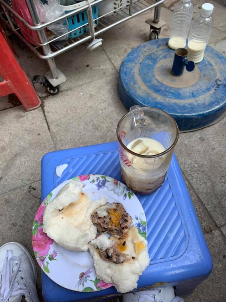 Thấy bánh bao gà nấm phố cổ được khen nức nở, cô gái trẻ quyết ăn thử nhưng tuyên bố cạch mặt vì loạt lý do-3