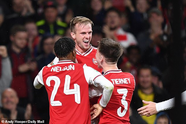 Arsenal thắng Nottingham với tỷ số một bàn tay-1