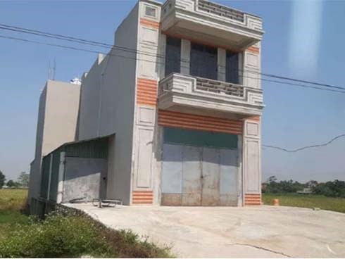 Cuộc sống khép kín của nữ chủ nhân căn hầm bí mật nhốt hàng trăm tấn chó ở Thanh Hóa