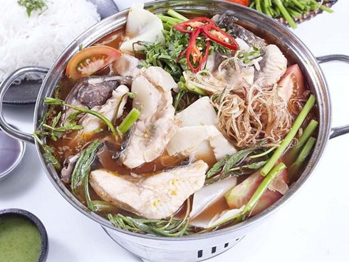 Cách nấu lẩu cá bớp măng chua ngon chuẩn vị nhà hàng