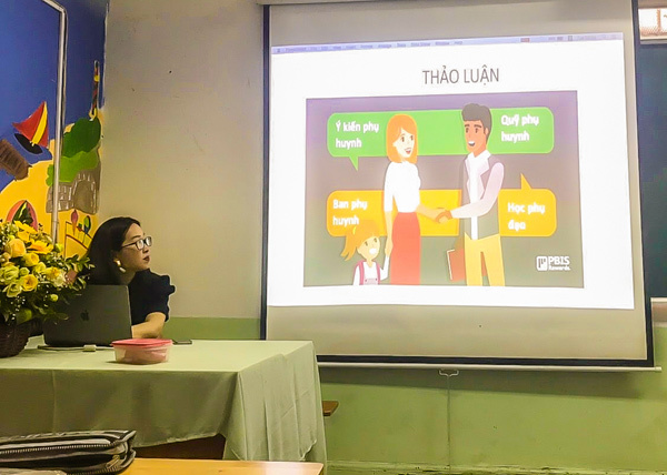 Buổi họp phụ huynh sáng tạo ở trường THPT Hồng Hà-2