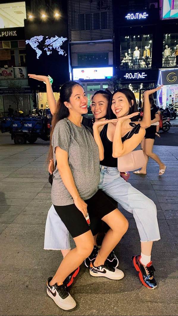 Á hậu Phương Nga khoe dáng nuột nà với bikini-12