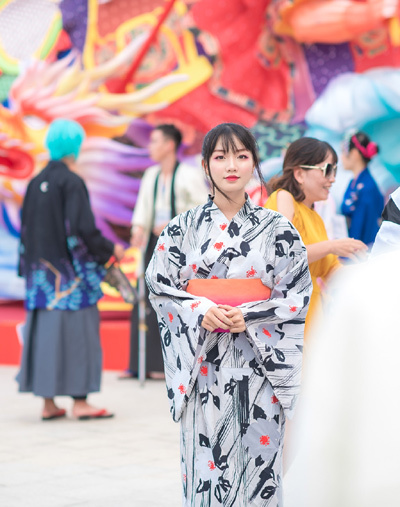 Sau 10 ngày ra mắt, vườn Nhật giữa Thủ đô vẫn nườm nượp khách ‘sống ảo’-4