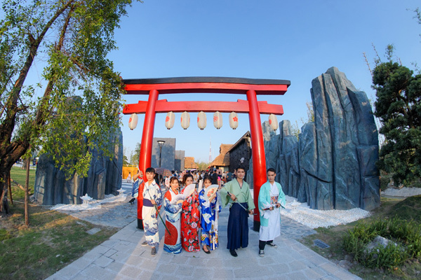 Sau 10 ngày ra mắt, vườn Nhật giữa Thủ đô vẫn nườm nượp khách ‘sống ảo’-8