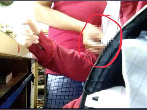 Thầy giáo 59 tuổi nựng vòng 1 nữ sinh lớp 9 trong lúc dạy học lĩnh án 3 năm tù-1